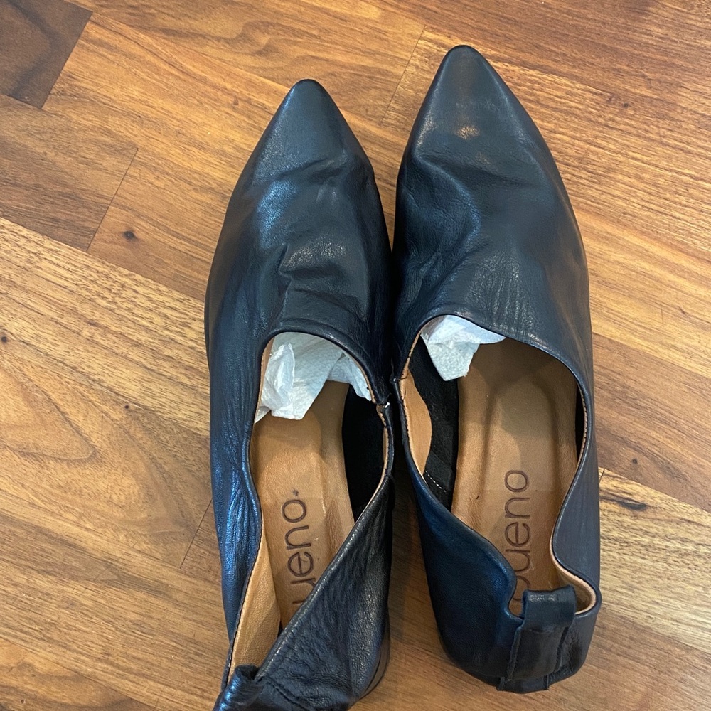 BUENO women's marley pointed-toe slip on shoes in black - Picture 6 of 7